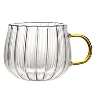 Cană din sticlă, cu pereți ondulați și mâner auriu, 350 ml
