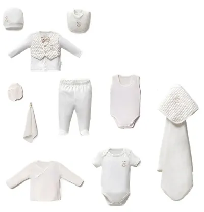 Set pentru externare Tafyy - 10 piese, costum alb