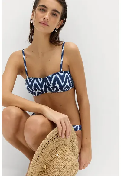 Sutien de baie cu model Bandeau - Alb/Bleumarin