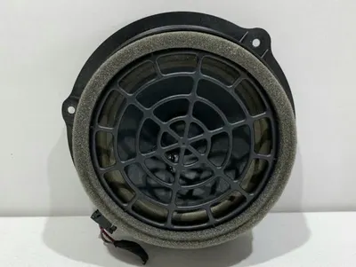 Difuzor audio stanga / dreapta spate 8U0035411A Audi Q3 facelift (2014-2018)