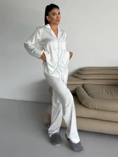 Set pijama dama din doua piese, cu nasturi – 2500340, Alb cu fluturi