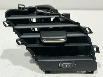 Grila ventilatie dreapta fata 8T2820902C Audi A5 (2007-2011) [8T3]