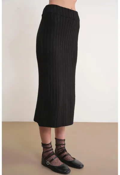 Fusta tricotata - cu talie inalta - neagra - tricot