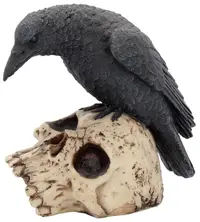 Statuetă Nemesis Now Adult: Gothic - Ravens Remains, 13 cm
