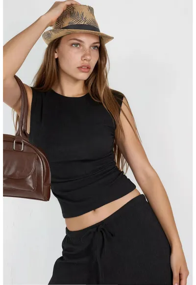 Top dama - Guler rotund - Negru - Poliester