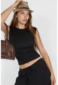 Top dama - Guler rotund - Negru - Poliester
