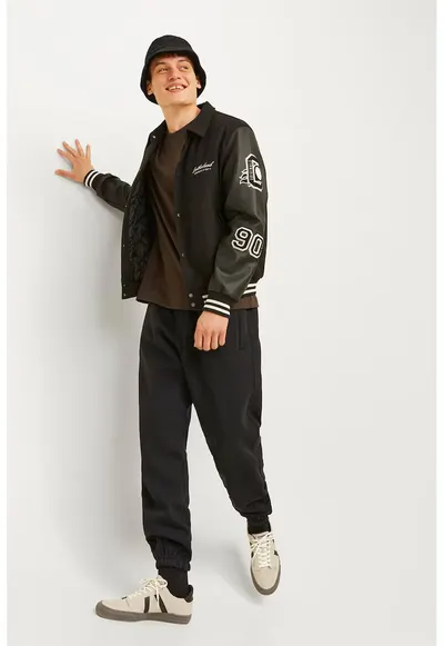 Pantaloni relaxed fit de trening - Negru