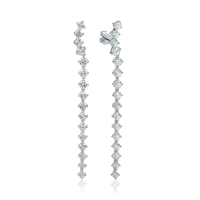 Cercei lungi din aur alb cu diamante de 4.8ct