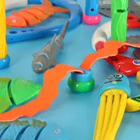 Set 27 jucarii de inot pentru copii Ikonka Water World, design atractiv, culori veselr si forme marine, in saculet de depozitare