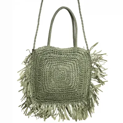 Geanta crossbody patrata mare, impletita cu franjuri mari decorative, verde prafuit