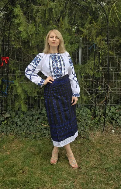 Set traditional dama format din 3 piese - Afrodita 3