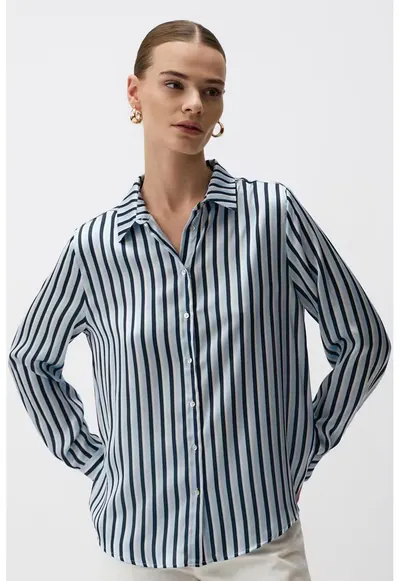 Camasa lejera cu model in dungi - Albastru deschis