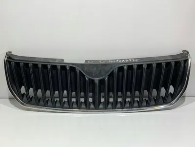 Grila centrala radiator 3T0853668A Skoda Superb 2 (2008-2013)