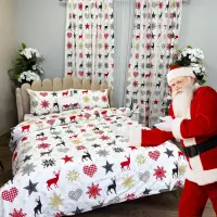 Set Lenjerie Pat Dublu Craciun 4 Piese + 2 Draperii 150x235cm din Bumbac Ranforsat – Confort si Eleganta, Fabricat in Romania, Alb, Rosu, Gri, Galben, Reni, Stelute, Inimioare, Fulgi de Nea