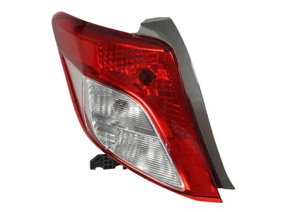 Stop tripla lampa spate stanga potrivit TOYOTA YARIS HATCHBACK 2010-2014 - (Semnalizator alb, culoare sticla: rosu)