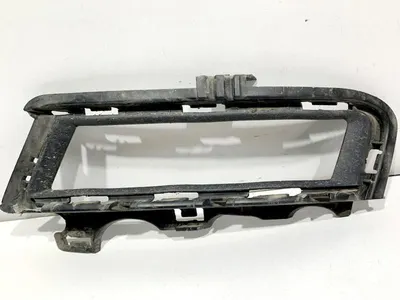 Grila / suport proiector ceata stanga 5G0853211E Volkswagen Golf 7 (2012-2017)