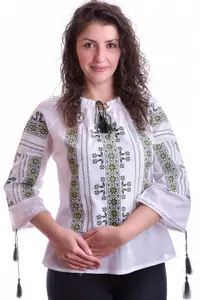 Ie traditionala alba cu motiv geometric verde Viorela 02