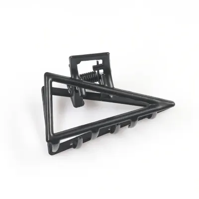 Cleste pentru par triunghiular cu design geometric negru