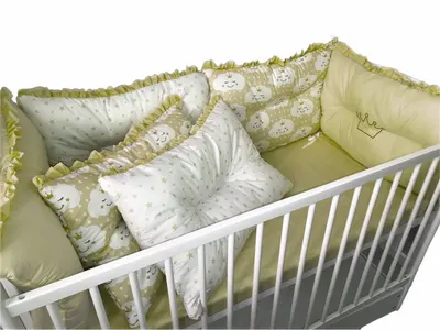 Lenjerie patut 140x70 cm cu 6 aparatori pufoase, cearsaf si paturica bej - norisori - stelute