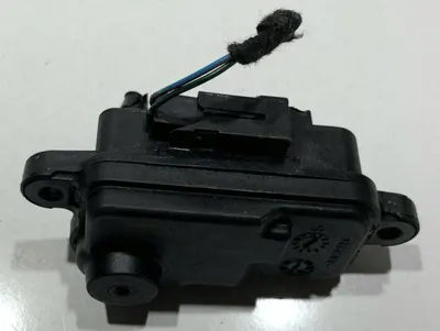 Motoras / actuator usa rezervor 4L0862153D Audi A7 (2010-2018) [4g]