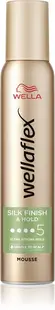 Spuma pentru par cu grad de fixare 5 Silk Finish & Hold Wellaflex, 200ml, Wella