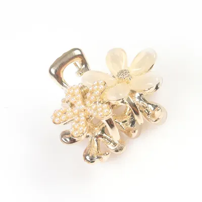 Cleste par auriu cu floare crem si perle decorative