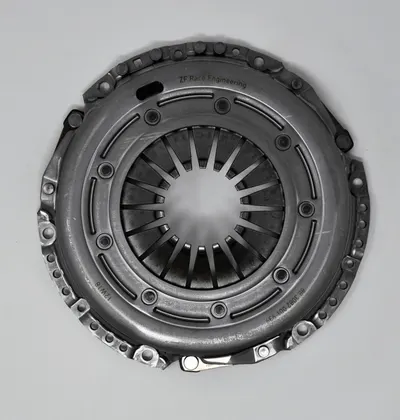 Placa presiune ambreiaj (240mm, versiune intarita) potrivit AUDI A4 B6, A4 B7, A6 ALLROAD C6, A6 C6 2.7D 3.0D 4.2 03.03-08.11