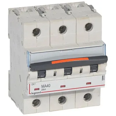 Disjunctor DX³ MA-3P-400V~-40A-25kA-magnetic simplu - 4,5M