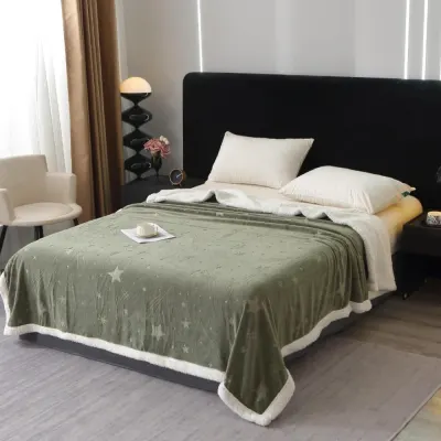 Patura Super Soft Cocolino cu Blanita, 200x230 cm – Eleganta si Caldura cu Model Sculptat cu Ploaie de Stele, Olive