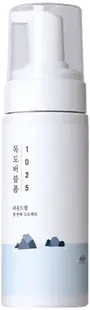 Round Lab 1025 Dokdo Spumă de curățare facială cu minerale, 150 ml