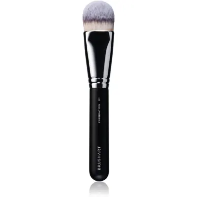 BrushArt Professional B1 Flat foundation brush pensula pentru aplicarea produselor cu consistenta lichida sau cremoasa B1 1 buc