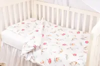 Set complet 7 piese lenjerie si aparatori patut 120x60 cm din bumbac model Flori de bumbac