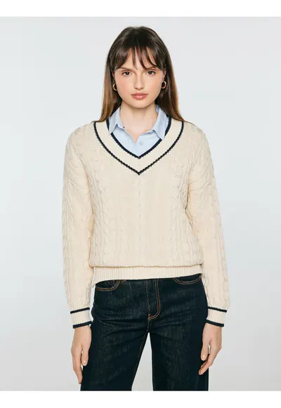 Pulover cu model torsade si decolteu in V Calia 103