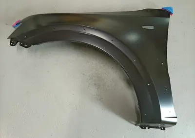 Aripa Stanga potrivit MITSUBISHI PAJERO IV dupa 2007 Resigilat - (cu locas semnalizator, cu orificii ornament)