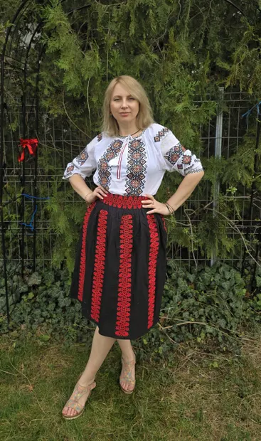 Set traditional format din ie si fusta 28