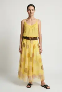 Fusta lunga din tulle cu buline mari decorative si captuseala, galben