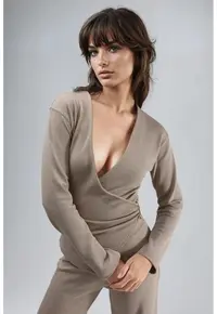 Bluza dama - decolteu in V - maro - jerseu