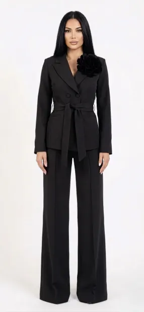 Compleu negru elegant format din doua piese si sacou cu design deosebit