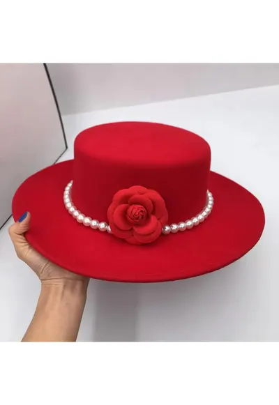 Palarie dama - rosie - cu bor lat - stil canotiera - handmade - cu accesoriu detasabil din perle - Grimkel