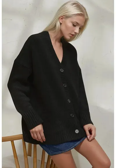 Cardigan tricotat din material gros - decolteu in V - tricot - Negru