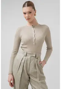 Pulover slim fit cu striatii si fenta cu nasturi Lazise - Auriu/Kaki