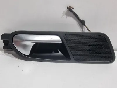 Maner interior usa cu boxa dreapta spate 5N0839114A Volkswagen Tiguan facelift (2011-2015)