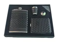 Set cadou format din 4 piese plosca palnie pahar tip shot si tabachera NEGRU CU MODEL