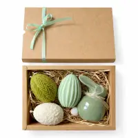 Set cadou Paște cu 3 lumânări ou din ceară de soia și iepuraș ceramic în cutie cadou - Verde sage / Parfumate