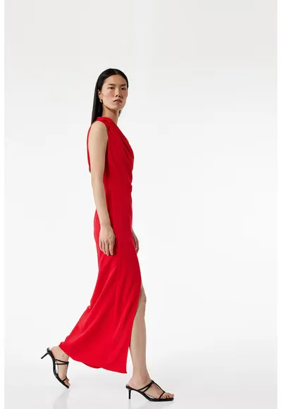 Rochie maxi cu decolteu pe un umar - Rosu vermillion