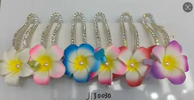 Clame Engros de Păr cu Flori și Cristale, model J130030