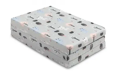 Saltea pliabila pentru patut copii Sensillo Caprioare 120x60x5 cm,husa detasabila din bumbac,compatibila cu patuturi clasice si pliabile