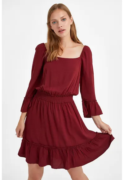 Rochie scurta cu croiala in A si maneci trei sferturi - Visiniu