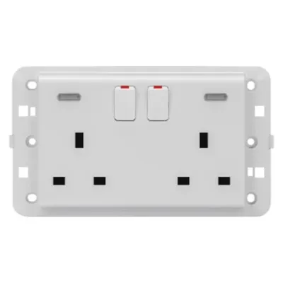 TWIN SWITCHED SOCKET-OUTLET - Standard englez - 2P+E 13 A - BACKLIT - WHITE - CProiector HORUS