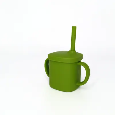 Cana cu pai si capac din silicon Coccorito Green 180 ml